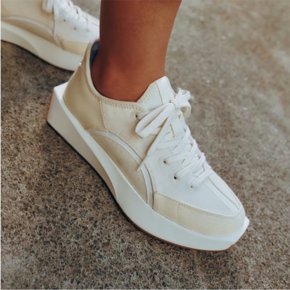 Allbirds Risers Trainers Sneakers shoe White Cream Size 10